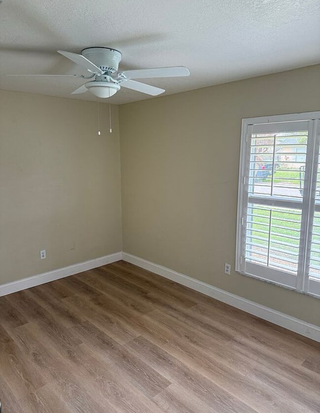 Photo - 1530 E Powder Horn Rd