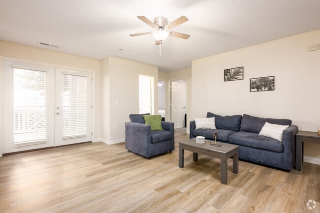 3BR, 2BA - 1122SF - Living Room