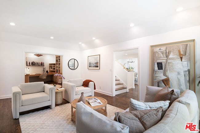 Photo - 8155 Willow Glen Rd
