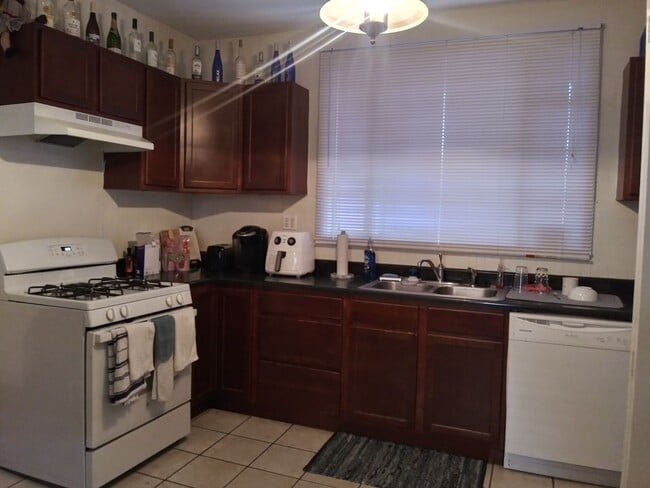 1202 N. Walnut