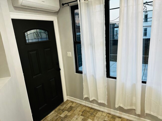 Entryway - 80 Sunnyside Ave Apartments