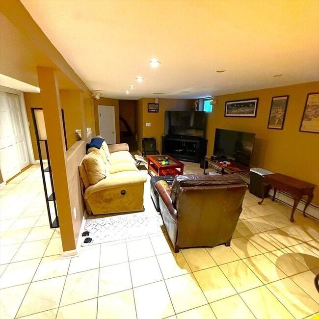 Photo - 160 L St Unit 1