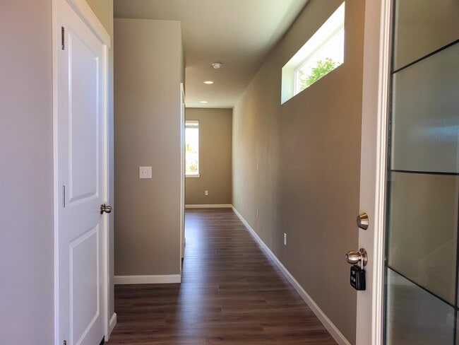 Photo - 6905 Delaney Ln NE