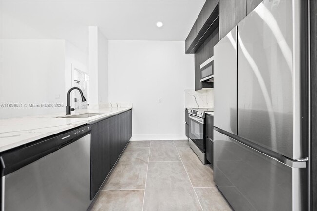 Photo - 526 SW 2nd St Unit 1