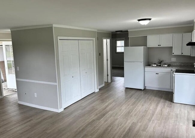 Photo - Two bedroom, one bath duplex in Urbana. Co...