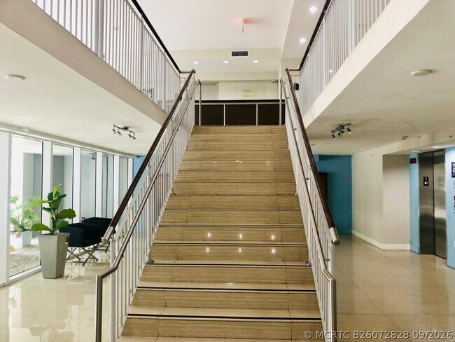 Photo - 601 NE 23rd St Unit 907