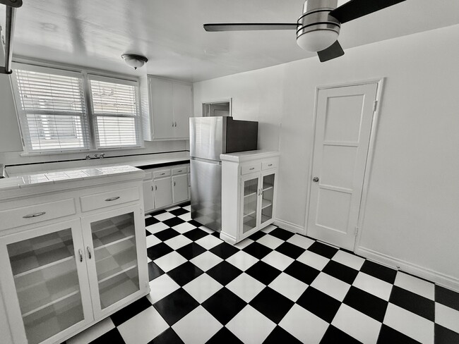 Building Photo - 11152-11154 Morrison St