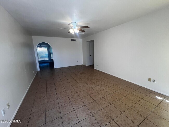 Photo - 1550 W Knowles Ave