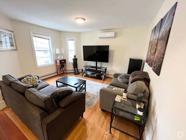 Building Photo - 6 Nashua St Unit 2 Rental