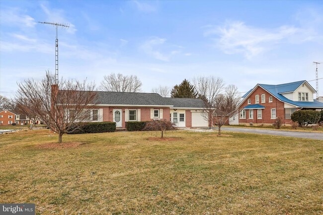 Photo - 1055 S Main St