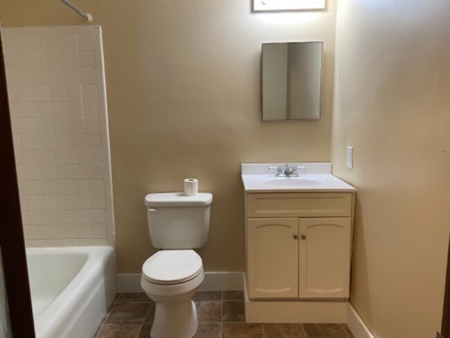 Photo - 298 Robert Dr Unit 4