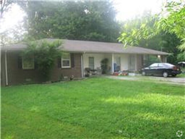 Building Photo - 3 Bd/1 BA with fenced yard. Rental