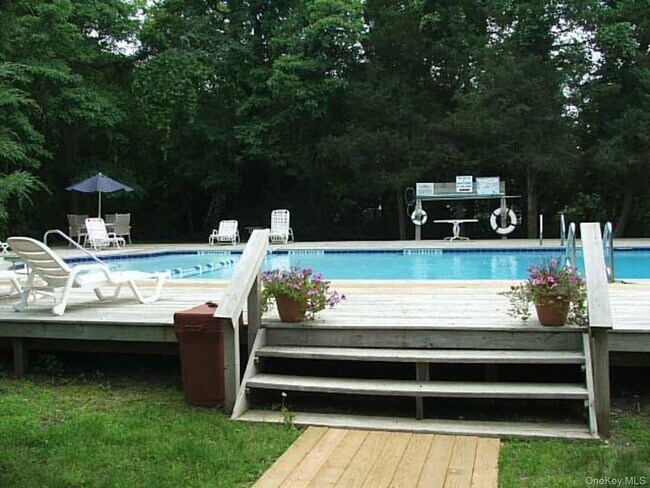 Photo - 221 Mill Rd Unit 3
