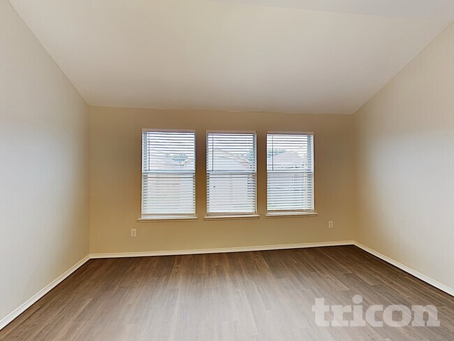 Photo - 2934 Margeaux Dr