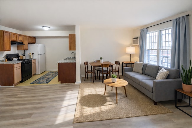 Photo - 381 S 6th St Unit 381