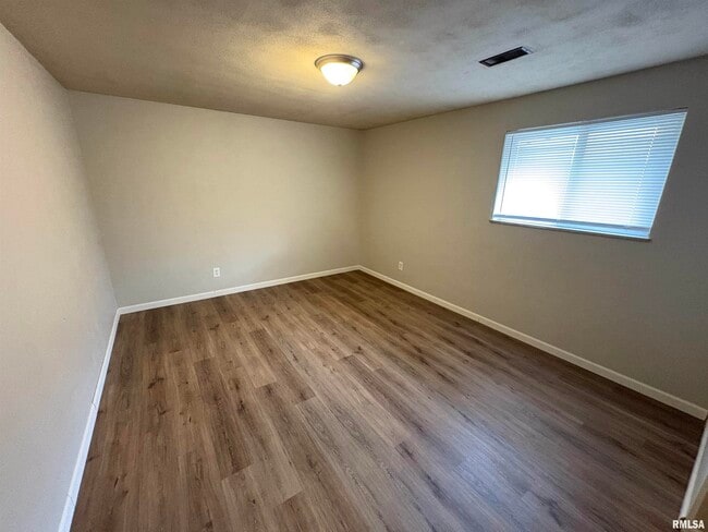 Photo - 2613 W Wardcliffe Dr Unit D