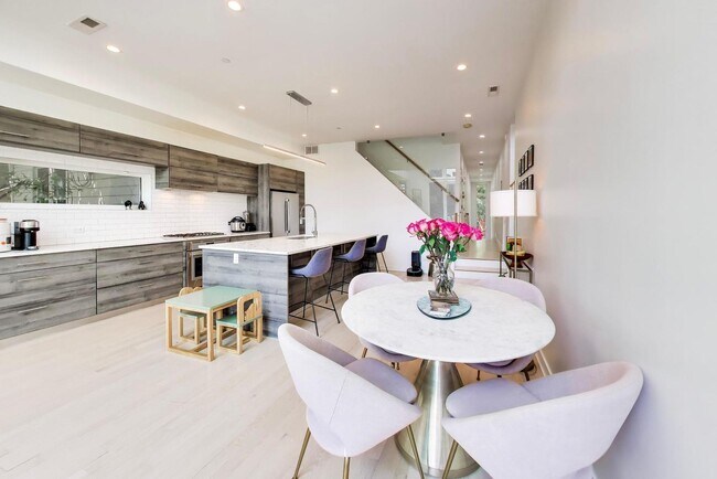 Photo - 2025 W Crystal St Unit 3