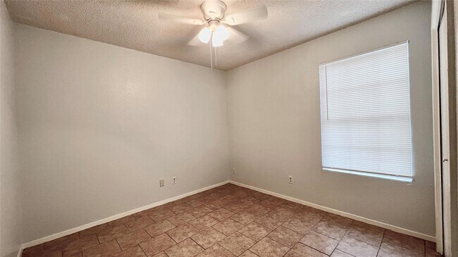 Photo - 8811 Pineridge Dr Unidad B