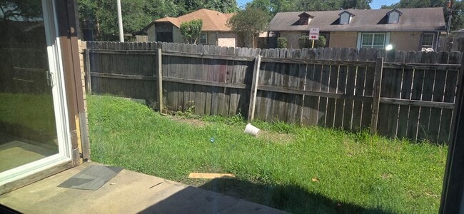 Building Photo - 5620 Hollow Pines Dr