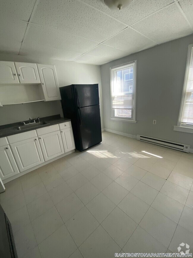 Building Photo - 259 Border St Rental