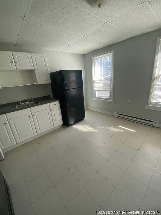 Building Photo - 259 Border St Rental