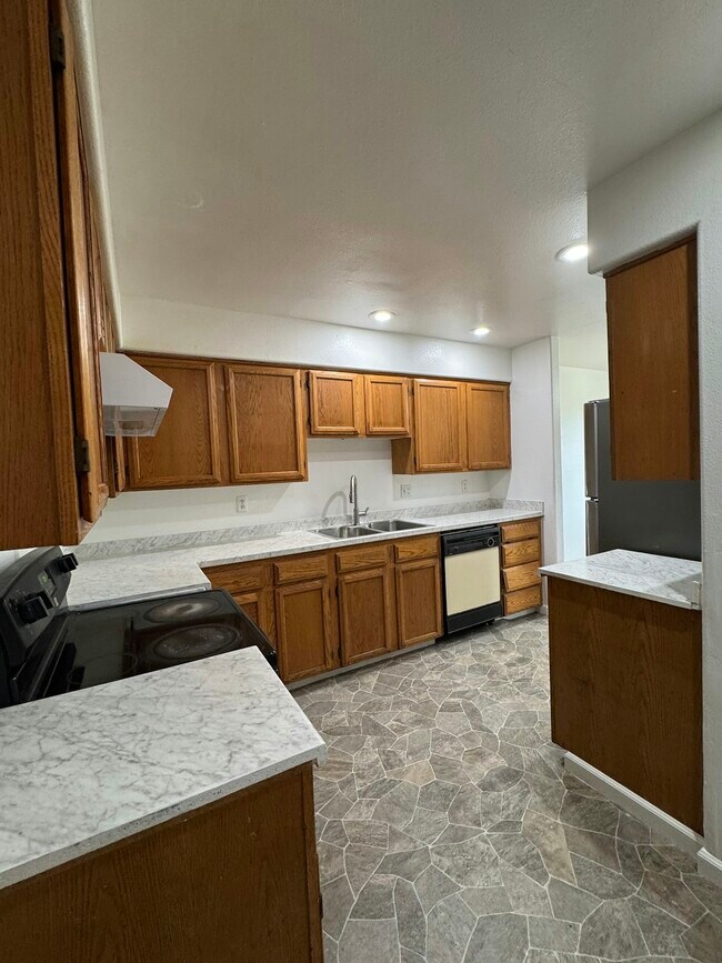 Photo - 9 76th St SE