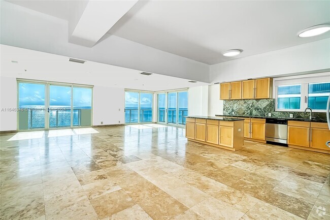 Building Photo - 9499 Collins Ave Unit PH-01 Rental