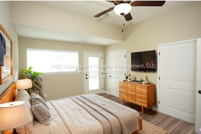 Photo - Eagle Creek Townhomes - Enjoy $50 off your monthly rent when you sign a 15-month lease.