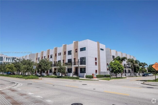 Building Photo - 113 NE 6th St Rental