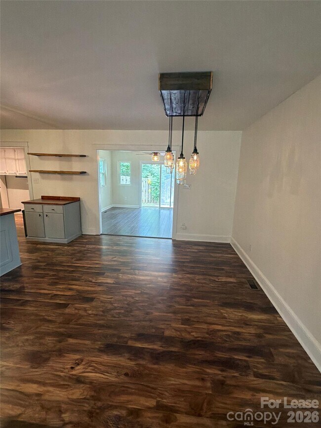 Photo - 205 W Nims Ave