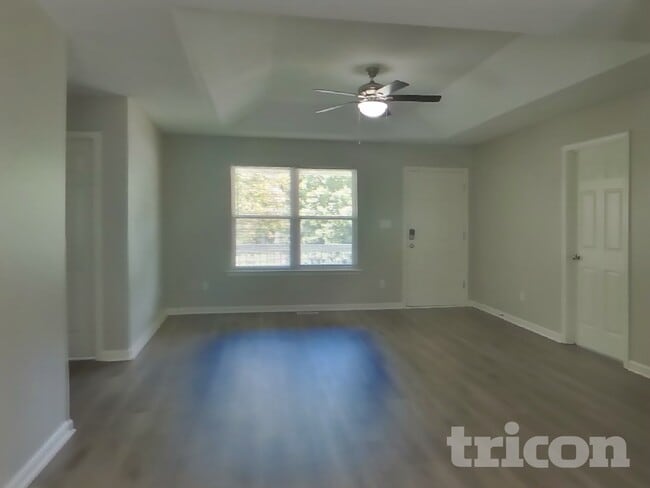 Photo - 2425 Saluda Dr