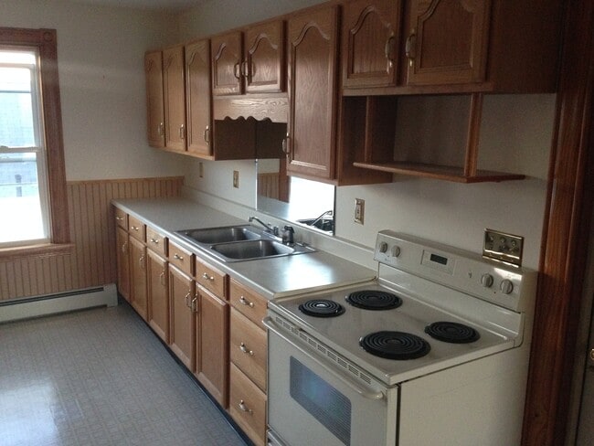 42 Bridge St Unit Third Floor