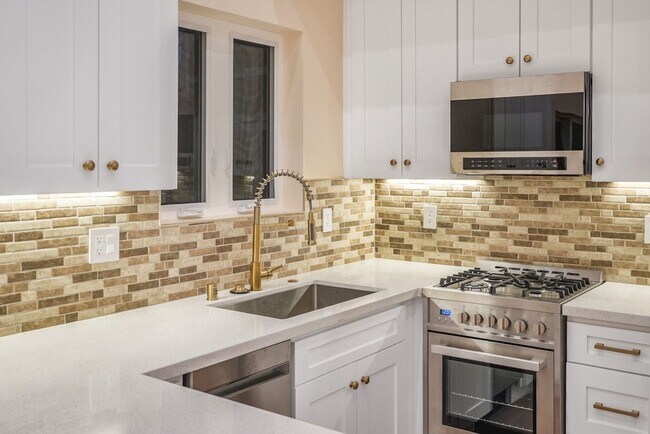 Photo - 11554 Arminta St