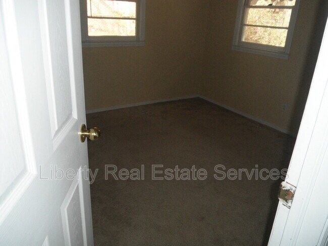 Photo - 503 Stewart Dr