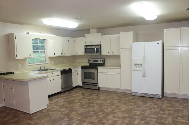 Photo - PRE-LEASING 8/1/18 Great Updated 4 Bedroom Home