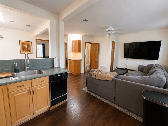 Photo - 3 K St Pl Unit 3