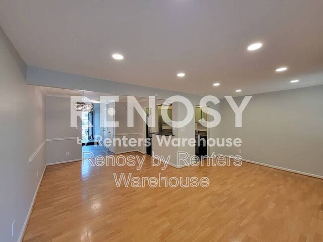 Photo - 914 Wildwood Square Ct
