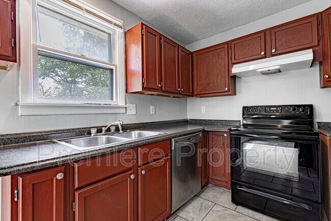 Photo - 2727 S Vermont Ave