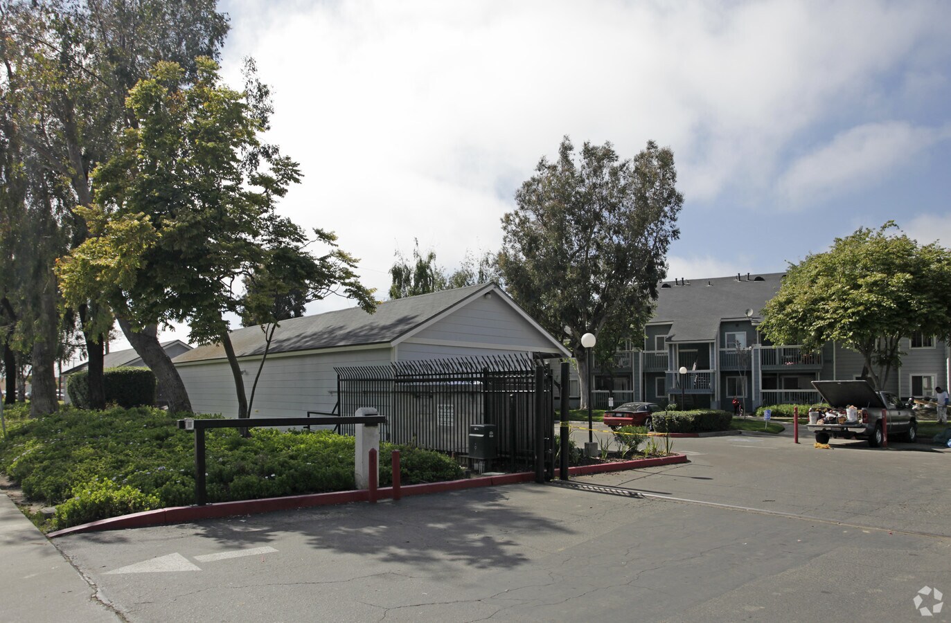 Photo - Summergate Apartments