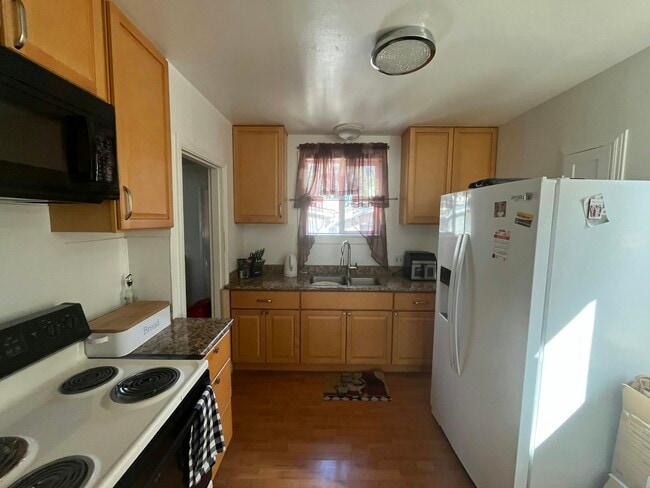 Photo - 2117 106th Ave