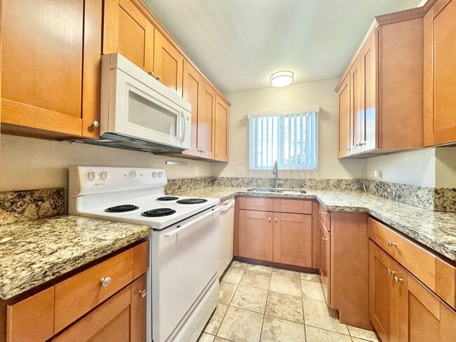 Beautiful 2Bd/1.5Ba Unit With Garage Parki... - Beautiful 2Bd/1.5Ba House Unit With Garage Parki...