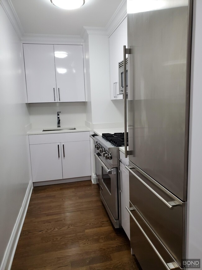 Building Photo - 96 Fifth Avenue Unit 7H Rental