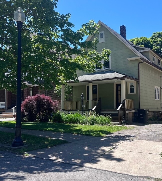 Building Photo - 2652 E 115th St