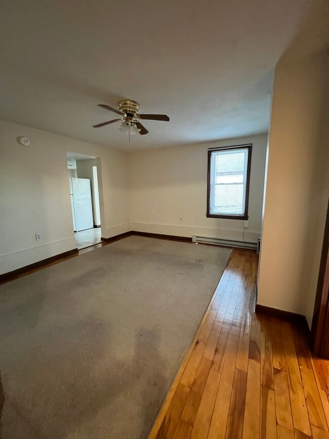 Building Photo - 111 W Hollis St Unit 109 Second Fl