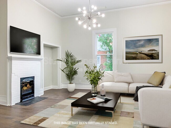 Photo - 406 W 6th St