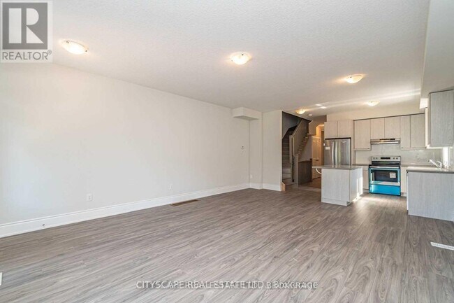 Photo - 565 Wedgewood Dr