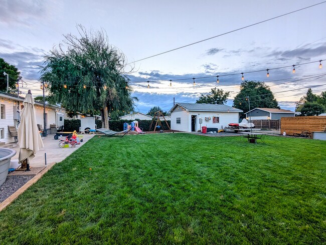 Photo - 1015 E Grand Ave