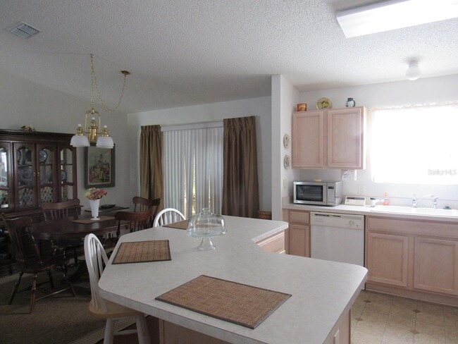 Photo - 779 Evelyn Dr