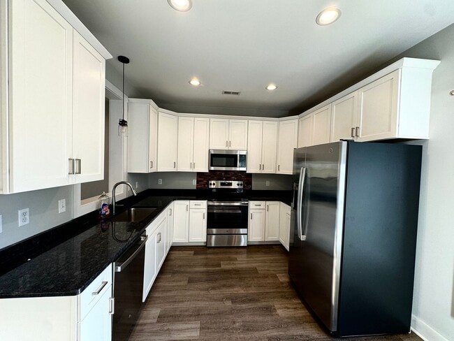 Photo - END UNIT Sunburst Villa Luxury Townhouse WITH BASEMENT