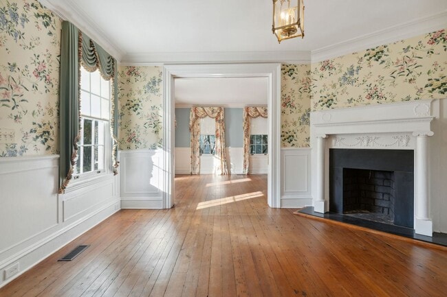 Photo - Gorgeous Historic South of Broad Home